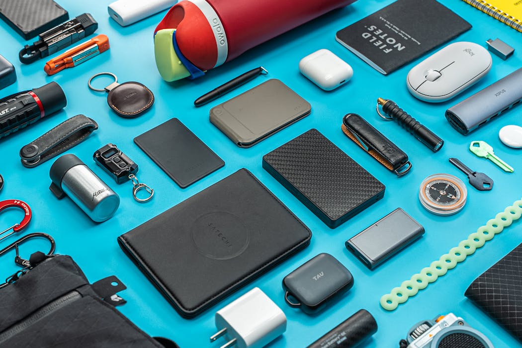 Video: 7 Everyday Carry Gear Essentials You Should Pack